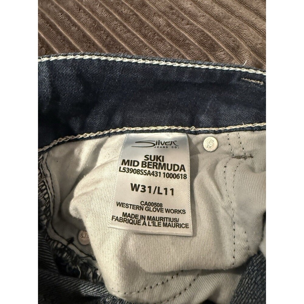 Silver Jeans Suki Bermuda Jean Shorts Size W31 L11 Dark Wash/Faded - Picture 3 of 7